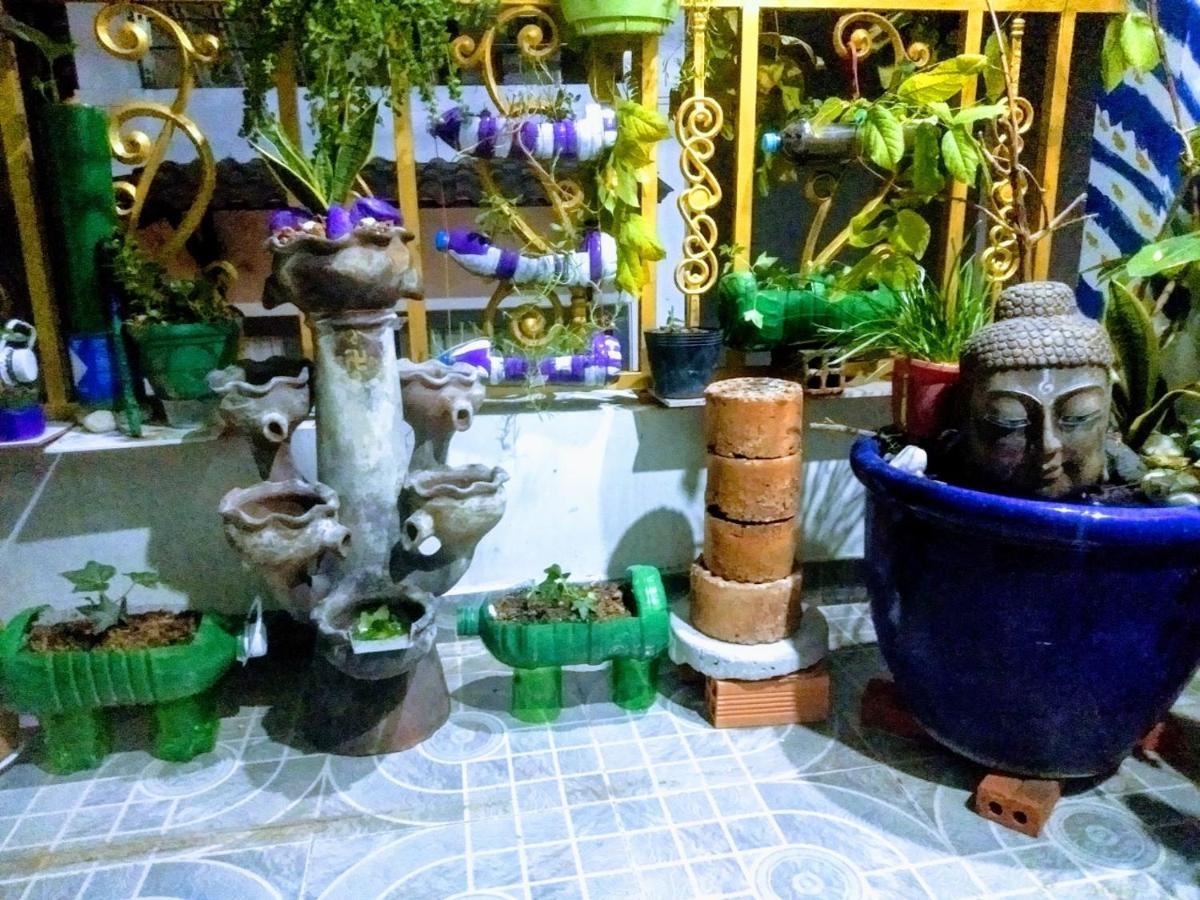 Vuông Tròn homestay Cidade de Ho Chi Minh Exterior foto